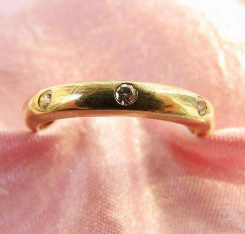 ***R13 200*** 9CT GOLD REAL LADIES DIAMOND ETERNITY RING