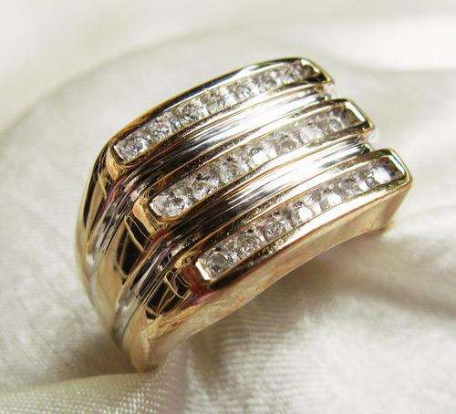 ***R24 000***A SUPERB GENTS 9CT GOLD .25 CARAT DIAMOND RING