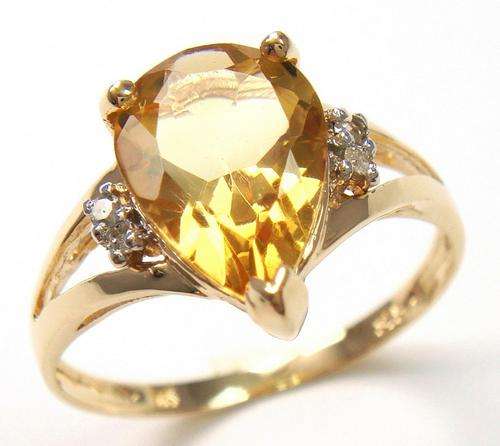 ***BEAUTIFUL AND DAINTY*** 9KT YELLOW GOLD PEAR CUT CITRINE & DIAMOND RING