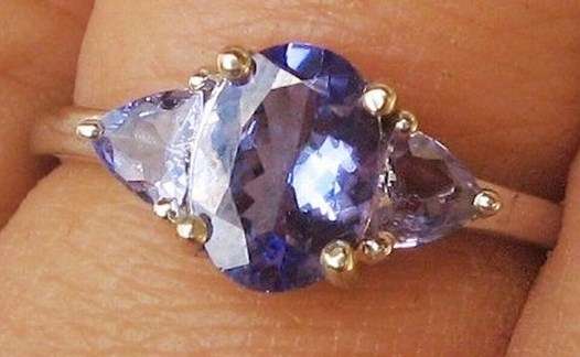 ***MONEY-BACK GUARANTEE*** A FINE 14CT WHITE GOLD 1.70ct TANZANITE RING SIZE N