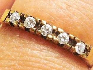 ***MONEY-BACK GUARANTEE***A FINE 9CT YELLOW GOLD 0.25ct DIAMOND LADIES ETERNITY RING SIZE M