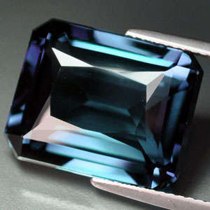 20.35Cts.AWESOME RUSSIAN COLOR CHANGE ALEXANDRITE GEM
