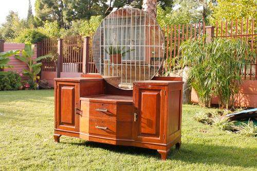 EXQUISITE SOLID OAK DRESSER WITH ORIGINAL ROUNDMIRROR - STUNNING FURNITURE WITH CHARACTER...