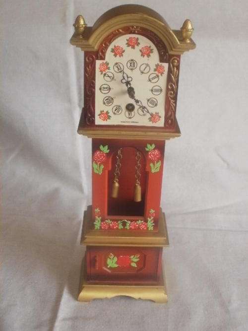 MINIATURE GRAND FATHERS CLOCK. KEY WIND.