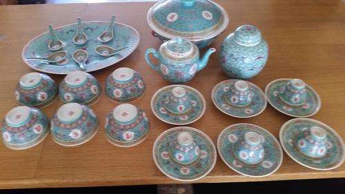 A nice Chinese tea and soup set complete,no chips or any cracks