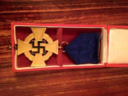 !!RARE 40 year GERMAN Faithfull service medal CASED!!