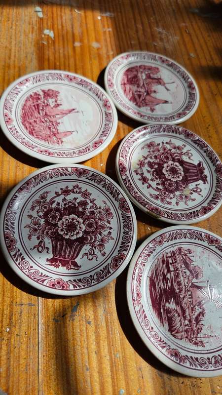 5 x Delft pink coasters