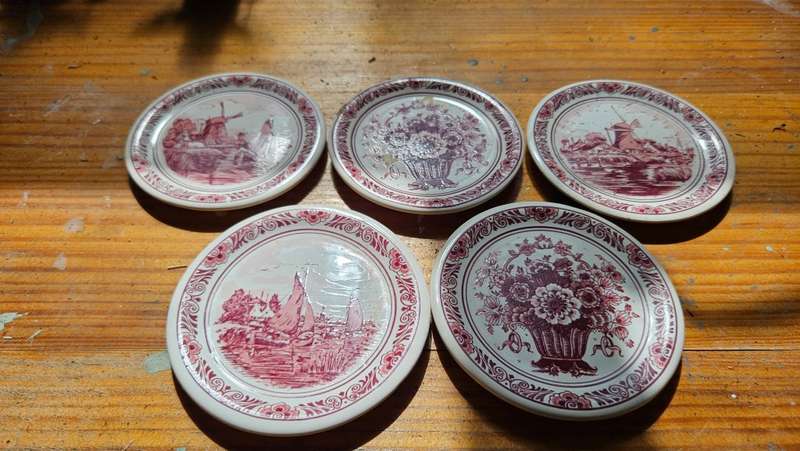 5 x Delft pink coasters
