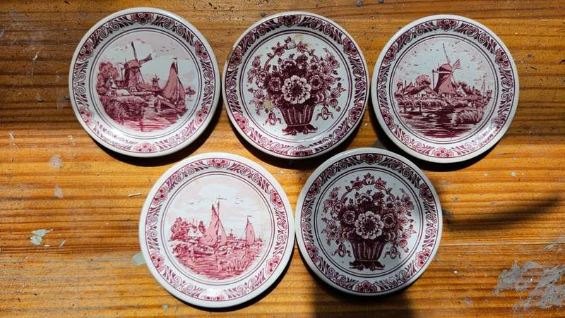 5 x Delft pink coasters
