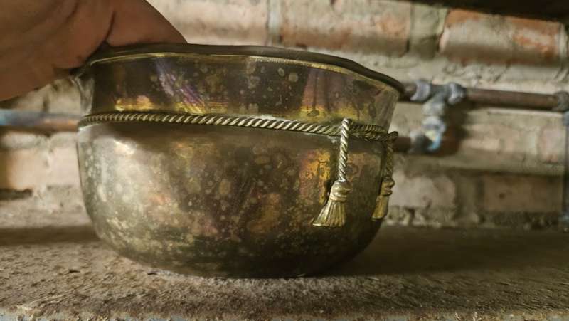Vintage brass planter