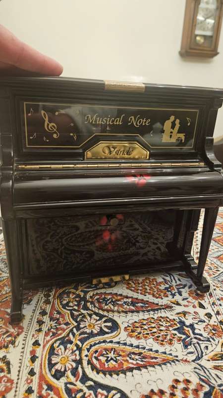 Vintage Piano Music/Jewelry Box Keepsake Black Laquer Storage