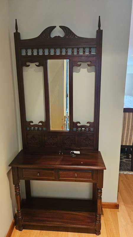 Stunning mahogany hall stand