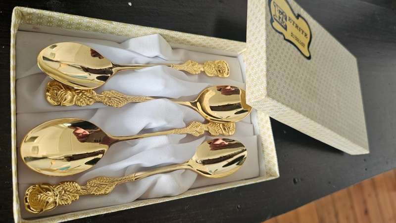 12 x  Eetrite gold plated teaspoons