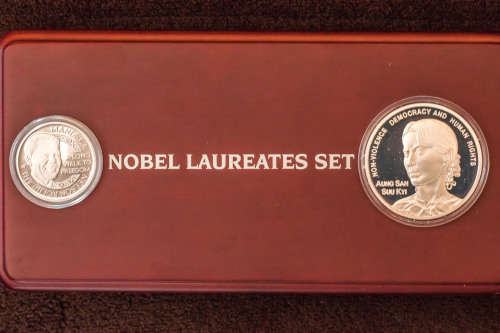 Mandela/Aung San Suu Kyi (Nobel Peace Laureates 1993) Platinum and Silver Set