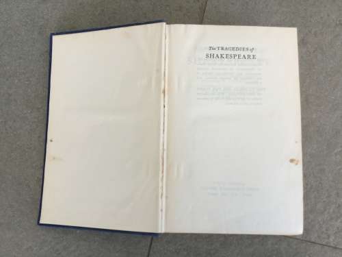 BOOK COMEDIES OF SHAKESPEARE