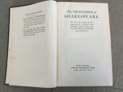 BOOK COMEDIES OF SHAKESPEARE