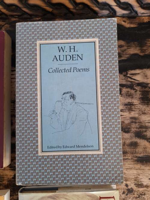 6 books dedicated to poetry