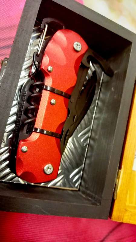 Multi survival knife  in wooden gift box - red - fathers day