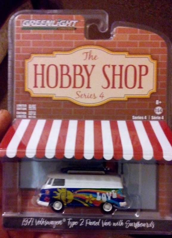 GREENLIGHT - 1971 VOLKSWAGEN TYPE 2 PANEL VAN HOBBY SHOP S4    1/64