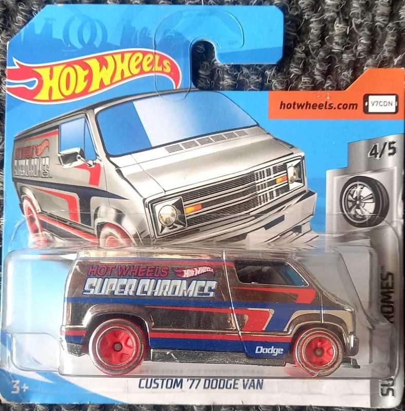 2019 Hotwheels - CUSTOM 1977 DODGE VAN - SUPER CHROMES