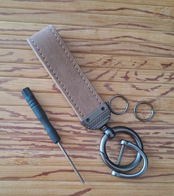 2 x High Quality PU leather Key Rings Get on for Free - Normal price R100 each