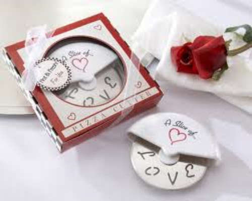 Love pizza hand slicer