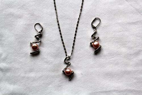 Pink pearl necklace and earring set