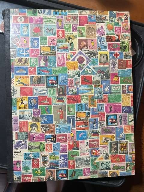 Stockbook 4 page filled with Vatican lot