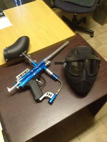 ICON PAINTBALL GUN WITH MASK AND HOPPER