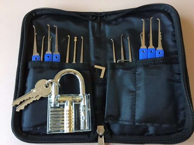 20 Piece Lock Pick Set + Transparent Training Padlock