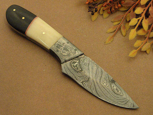 HAND MADE DAMASCUS STEEL HUNTING KNIFE