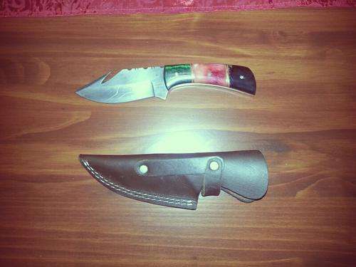 ONE OF A KIND HAND MADE DAMASCUS STEEL HUNTING KNIFE