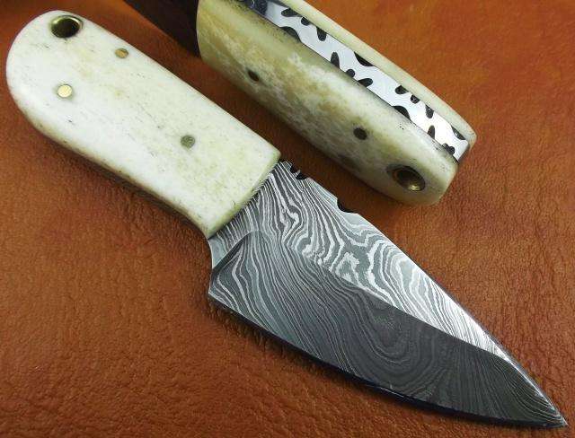 SUPERB HAND MADE DAMASCUS HUNTING KNIFE CAMEL BONE SKINNER