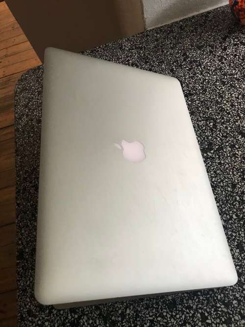 15inch**Macbook Pro Retina , 16GB Ram 512 GB SSD  **Damaged Screen*Sealed Charger inc