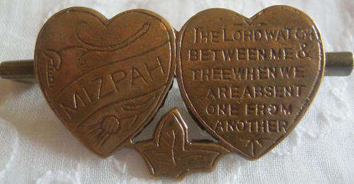 CALLING ALL ROMANTIC SOULS !!  ANTIQUE MIZPHA DOUBLE HEART BROOCH PIN