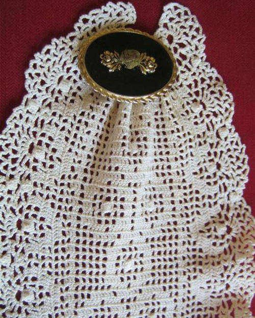 ANTIQUE, FINELY HAND CROCHET JABOT AND BROOCH