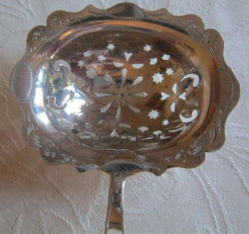 19thC DUTCH HALLMARKED SILVER SIFTER SPOON WITH A LOVELY DESIGN