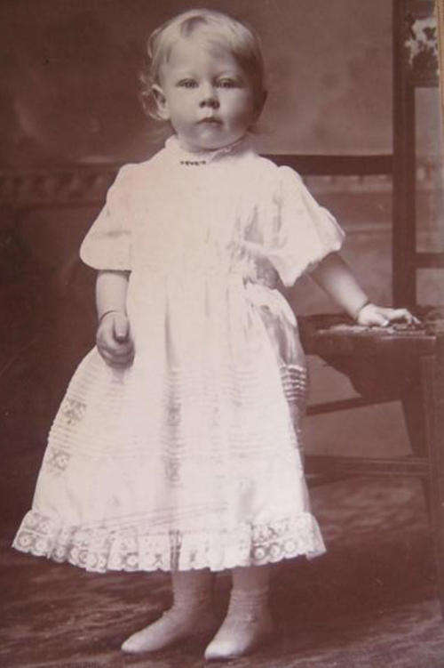 ADORABLE PHOTO OF A GIRL CHILD, AGE 17months, TAKEN BY BARBER BROS, LADYSMITH, NATAL.