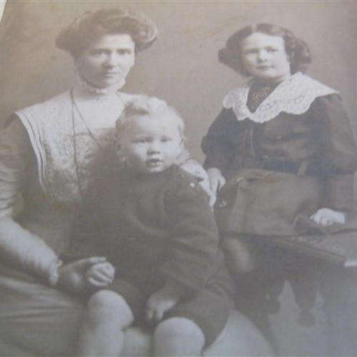 ANTIQUE PHOTOGRAPHIC POSTCARD DATED 1910, BEFORE THE FIRST WORLD WAR ERA