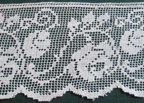 TWO LENGTHS OF VINTAGE, " ROSEY POSEY " FILET LACE IN GOOD CONDITION.