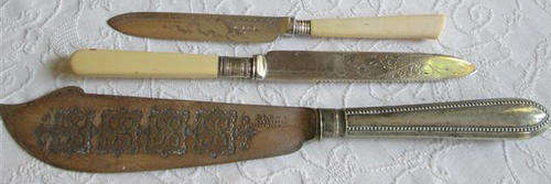 ASSORTMENT OF WORN OUT  !!   BONE HANDLE, VINTAGE CUTLERY INCLUDING A QUALITY FISH SERVE.