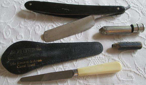 ODD SELECTION OF GOODIES, TRAVELING FRUIT KNIFE, MIN PENCIL IN CONTAINER, VINTAGE CUT THROAT RAZOR
