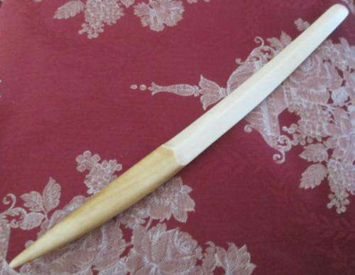 LARGE VINTAGE  IVORY PAPER KNIFE PERFECT FOR YOUR " MAN CAVE"  IN GREAT CONDITION