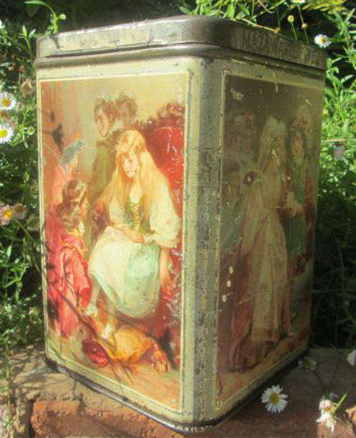 ANTIQUE, EARLY 1900s,  MAZAWATTEE TEA TIN WITH A CINDERELLA DESIGN.