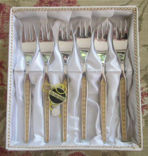 GERMAN MADE, SOLINGEN, SCHASO,  18/8 STAINLESS STEEL CAKE FORKS WITH GOLD PLATED HANDLES,