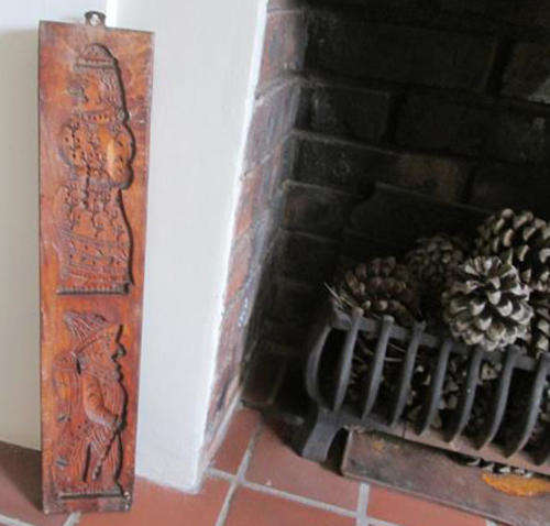RARE !!!!  HAND CARVED WOODEN, ANTIQUE DUTCH SPECULAAS COOKIE BOARD. PLEASE OPEN AND READ FURTHER.