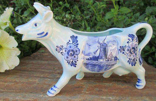 VINTAGE BLUE AND WHITE HANDPAINTED DELFT COW CREAMER
