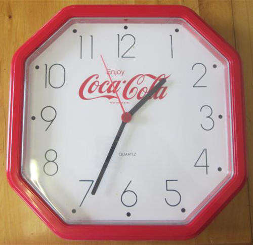 A BIT OF FUN FOR YOUR KITCHEN OR BAR, VINTAGE PLASTIC COCA COLA  ADVERTISING CLOCK/