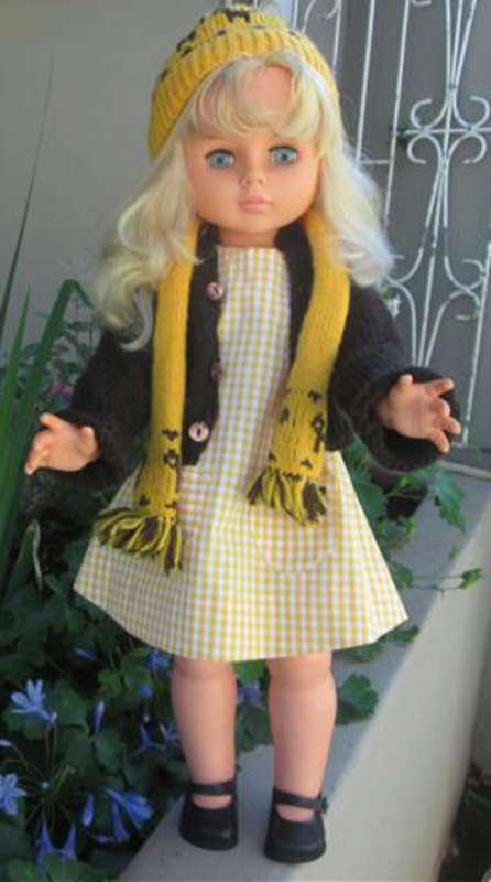 VINTAGE BATTERY TALKING DOLL APPROX 1970s PALITOY, ENGLAND LARGE BLUE OPEN / SHUT EYES AND CLOTHING