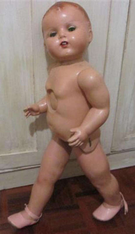 LARGE TODDLER SIZE 69cm,  VINTAGE COMPOSITION  WALKING DOLL, OPEN SHUT GREEN EYES TWO LITTLE TEETH